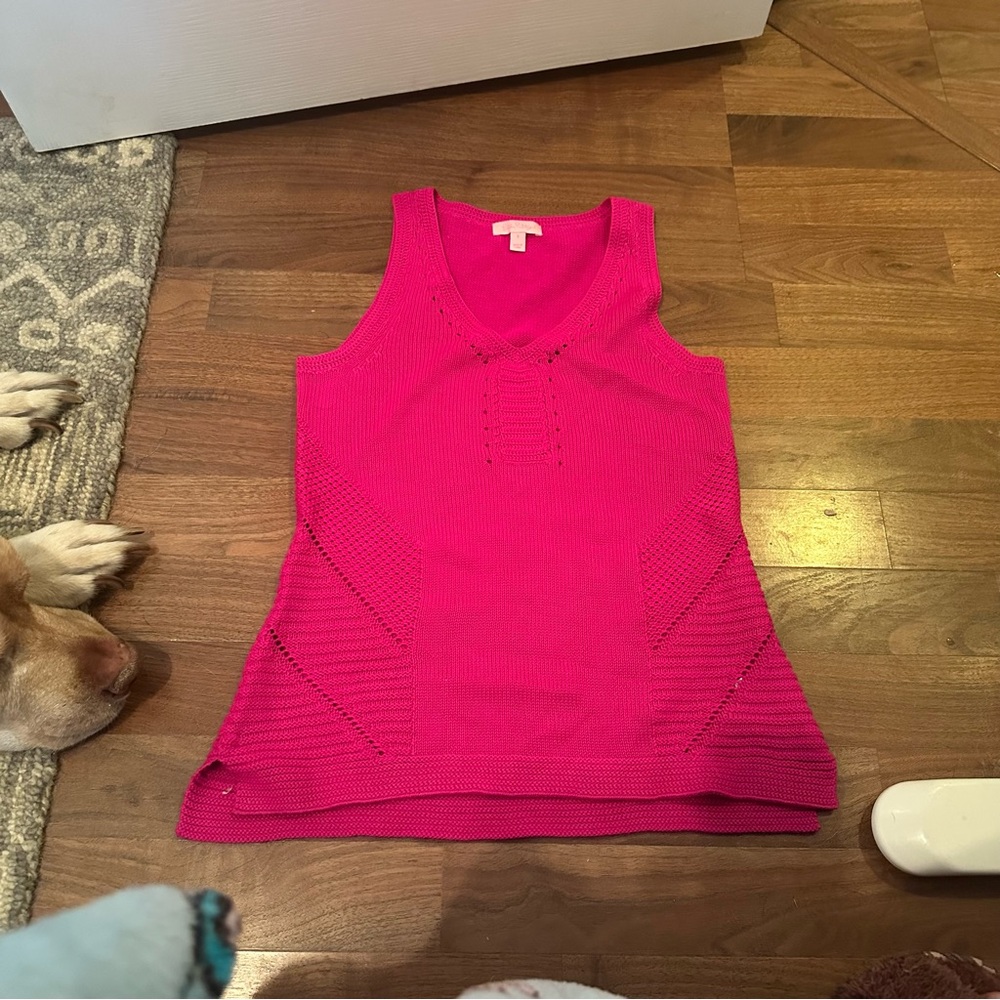 POSH STORE CLOSING
Lilly Pulitzer coco sweater tank in a magenta pink